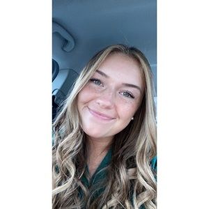 Meet your Posher, Katelyn